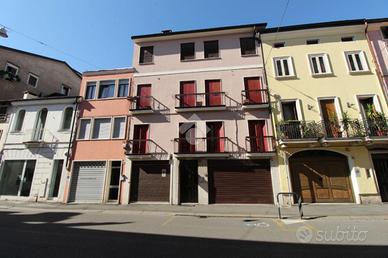 4 LOCALI A VICENZA