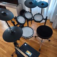 Roland TD-316 + hardware Pearl + monitor Alesis