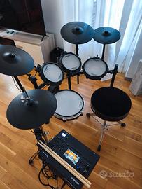 Roland TD-316 + hardware Pearl + monitor Alesis