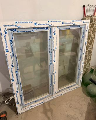 Finestra in pvc  nuova imballata bianca 120x120