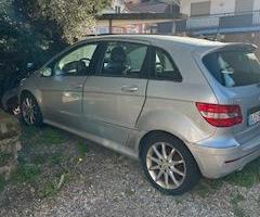 Mercedes B200