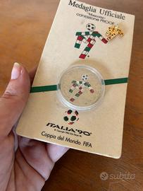 ITALIA ’90 – Medaglia Ufficiale Mascotte + spilla