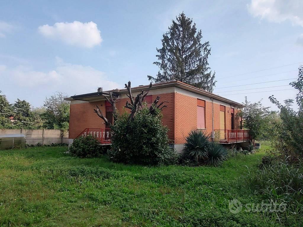 Villa di 300 m² con 4 locali e box auto doppio a L - Vista 2