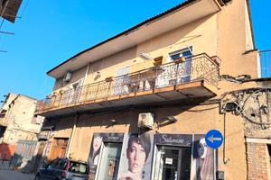 App 4 vani 1°piano130mq con terrazzino via Pizzone