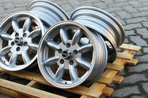 4 Cerchi Minilite 5.5x15 PCD 5x114.3 per Volvo