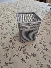 Porta penne Lebez quadrato in metallo