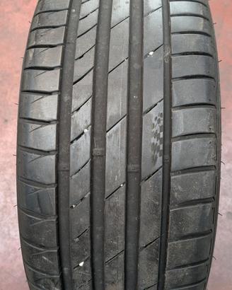 Gomme 215 40 17  per audi A1 VW polo Skoda seat