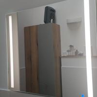 specchio bagno con luci integrate 