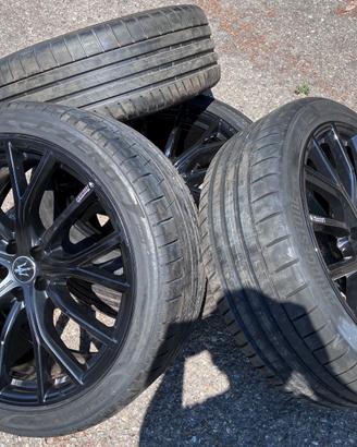 Cerchi e pneumatici originali Maserati Grecale 21”