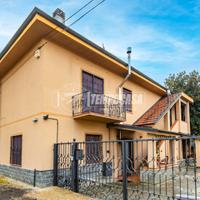 VILLA CON GIARDINO PRIVATO E BOX AUTO!