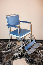 Sedia a rotelle multifunzionale Comodina