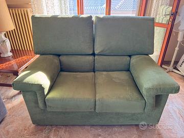 Coppia di divani artigianali in tessuto