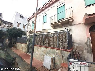 Rifinito e ampio appartamento due livelli 5 vani