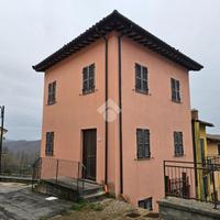 CASA SEMINDIPENDENTE A SERRAVALLE DI CHIENTI