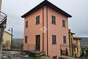 CASA SEMINDIPENDENTE A SERRAVALLE DI CHIENTI