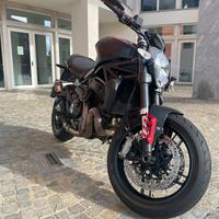 Ducati Monster 821 Dark Carbon