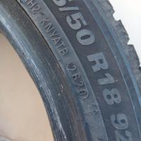 2 pneumatici invernali 215/50/18 Kumho