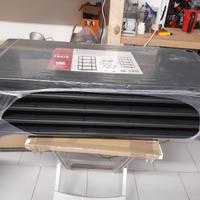 Scaffale con ripiani in plastica