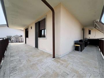 VILLAFRANCA DI VERONA - CENTRO CON AMPI TERRAZZI