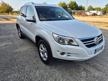 Volkswagen Tiguan 2.0 TDI DPF 4MOTION DSG Sport & 