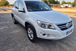 Volkswagen Tiguan 2.0 TDI DPF 4MOTION DSG Sport & 