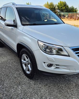 Volkswagen Tiguan 2.0 TDI DPF 4MOTION DSG Sport & 