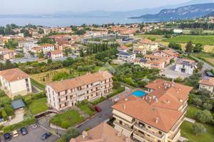 2 LOCALI A BARDOLINO