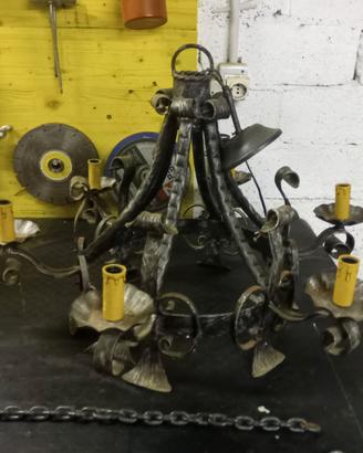 Lampadario ferro battuto fatto a mano