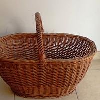 cesta di vimini vintage