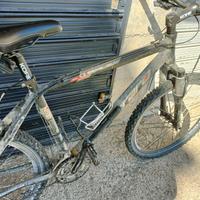 Bicicletta Mountain bike