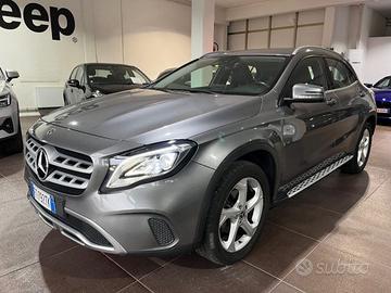 MERCEDES-BENZ GLA 220 d Automatic Premium