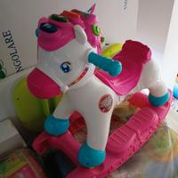 Unicorno a dondolo