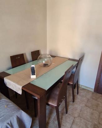 Tavolo allungabile legno e vetro con 4 sedie