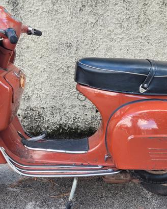 Piaggio Vespa TS 125 Kadmandu conservata