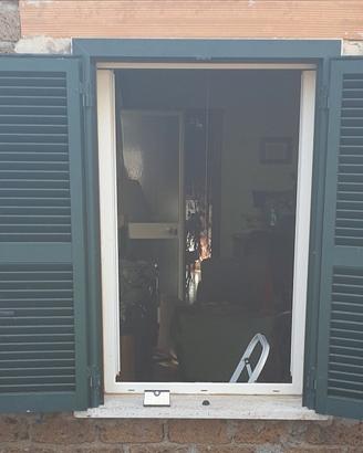 Finestra PVC classica bianca+Persiana+Zanzariera