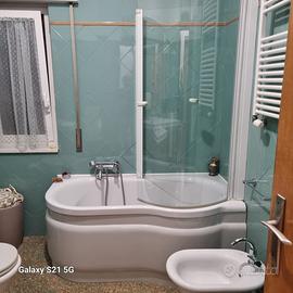 Vasca con box doccia