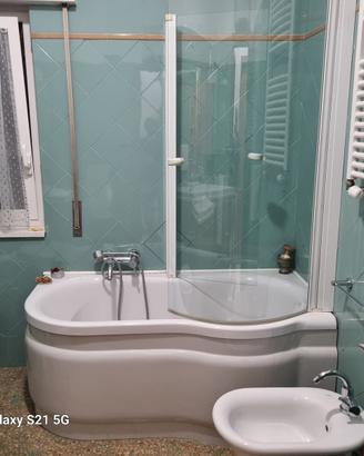 Vasca con box doccia