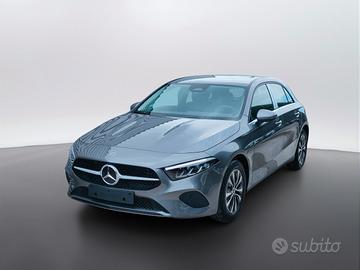 MERCEDES-BENZ A 180 N84260