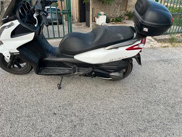 Kymco downtown 200i
