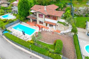 Villa a Villanuova sul Clisi