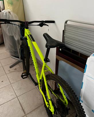 Bicicletta rockrider st530