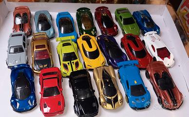 20 Hotwheels 1/64 modelli non giocati