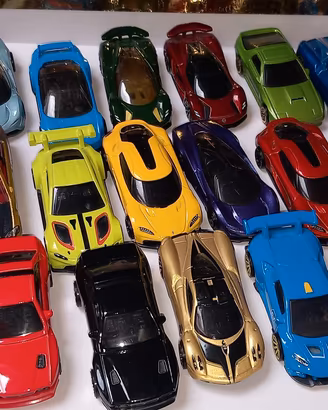 20 Hotwheels 1/64 modelli non giocati