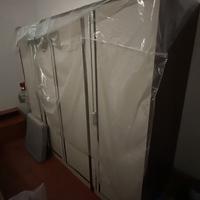 Si vende  cucina camere armati, poltrone ….