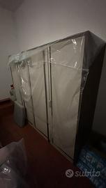 Si vende  cucina camere armati, poltrone ….