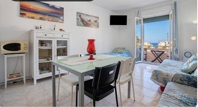Casa vacanze a 100 mt dalla spiaggia ( IUN Q1710)