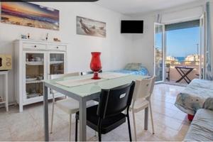 Casa vacanze a 100 mt dalla spiaggia ( IUN Q1710)