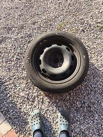 cerchi in ferro Volkswagen polo con gomme