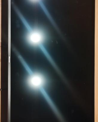 TV Hisense 40 con supporto TV. 