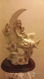statua con bambino..